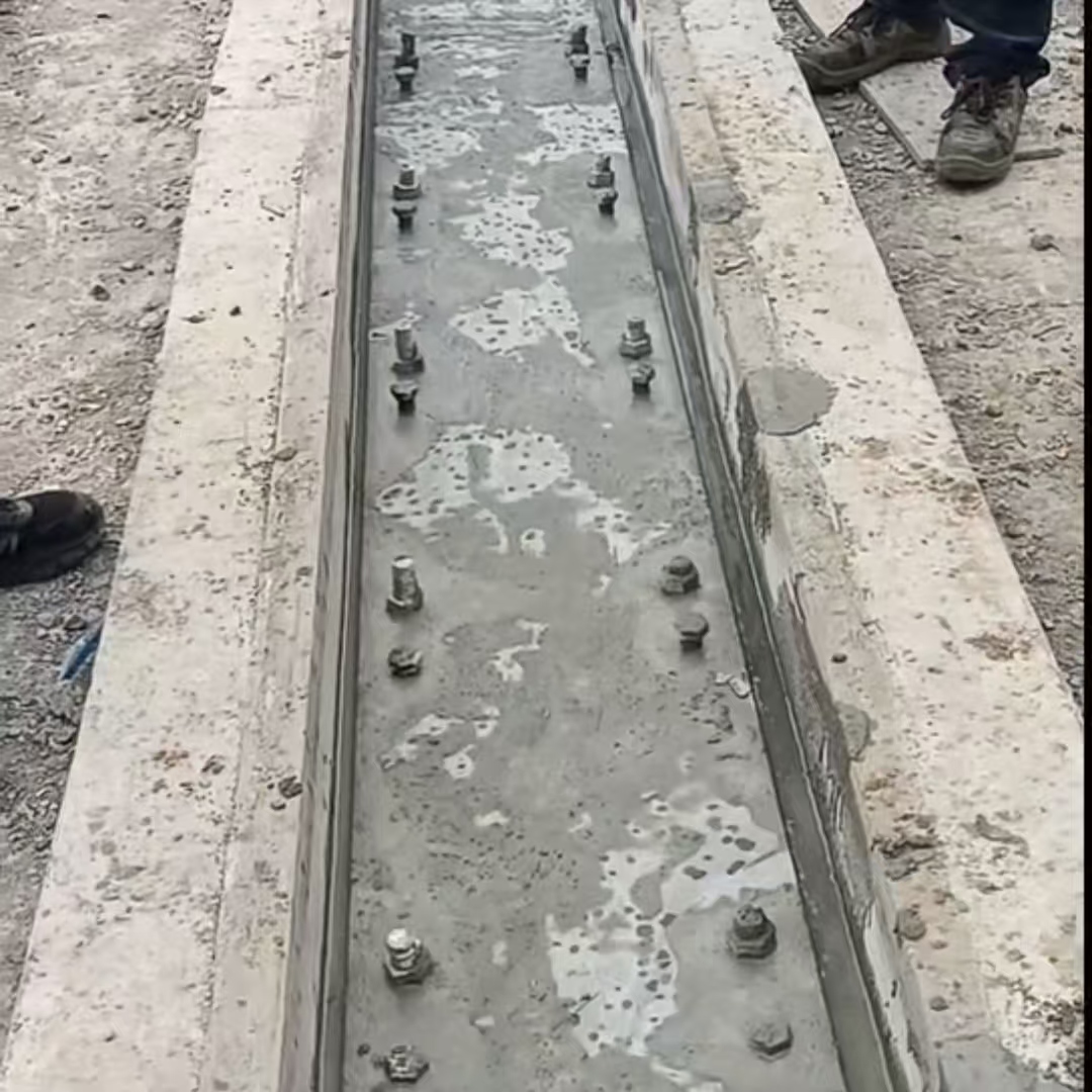 龙城港口码头起重机龙门吊重型机械设备稳固用早强快凝轨道胶泥